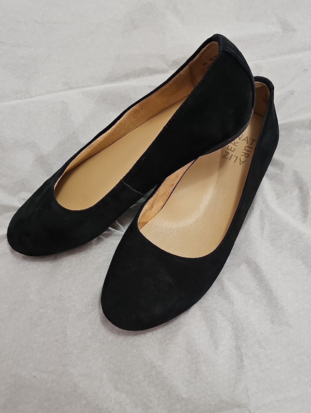 Naturalizer Black Suede Rounded-Toe Ballet Flats